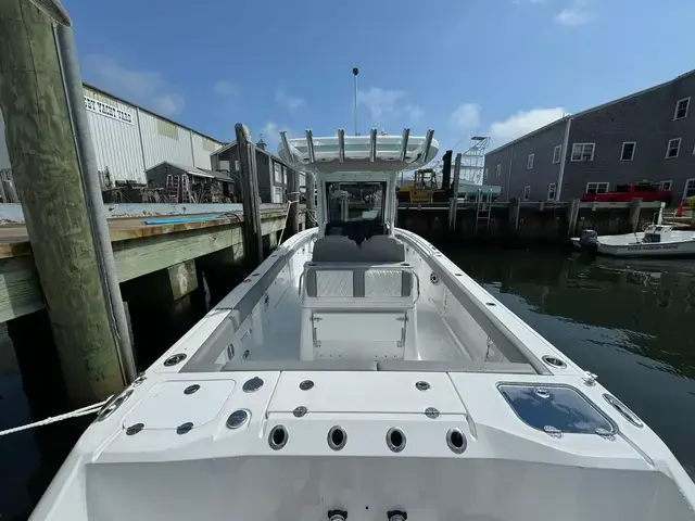 Everglades 285 Center Console