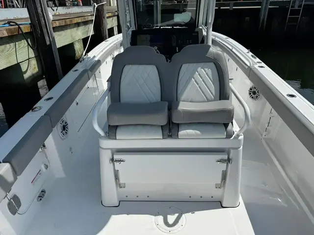 Everglades 285 Center Console