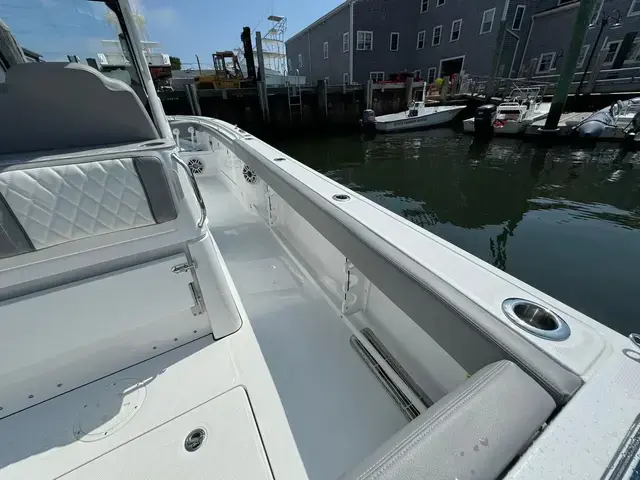 Everglades 285 Center Console