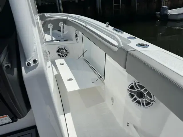 Everglades 285 Center Console