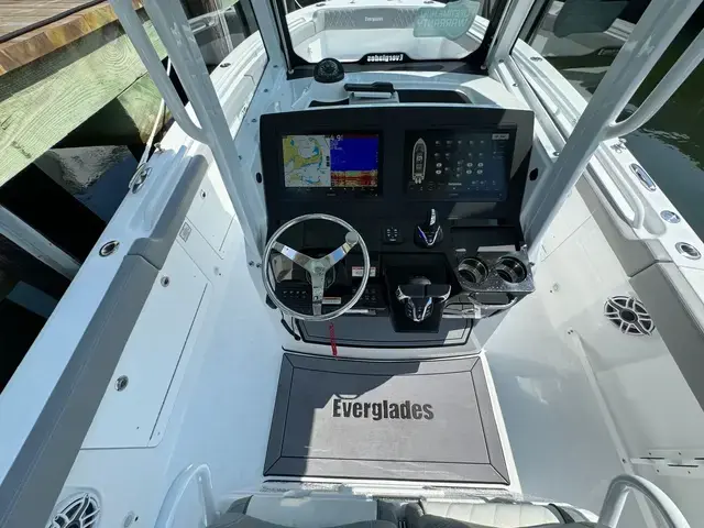 Everglades 285 Center Console