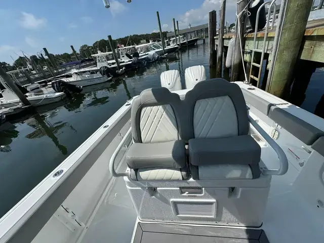 Everglades 285 Center Console