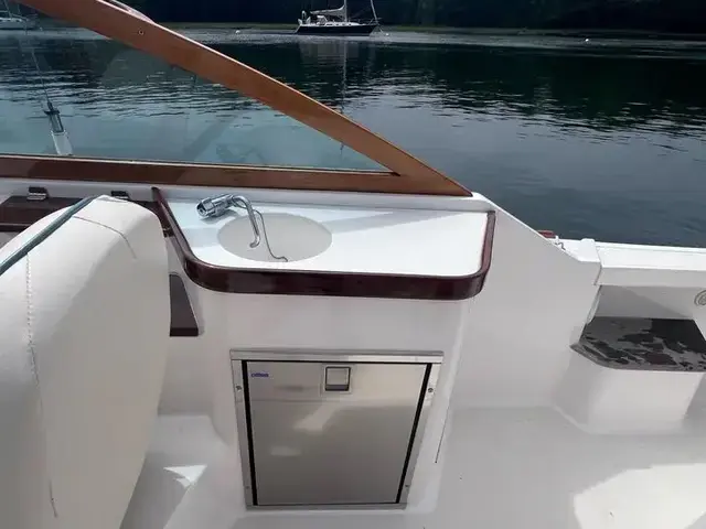 Hunt Yachts Harrier 25