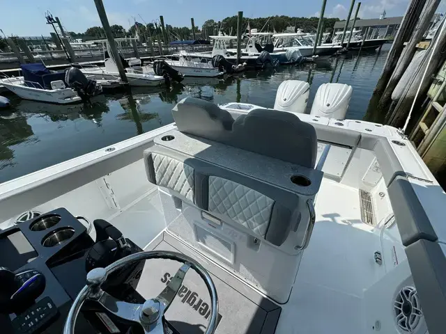 Everglades 285 Center Console