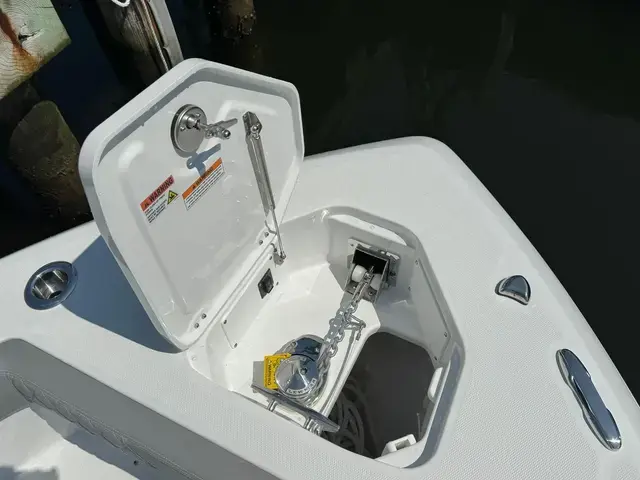 Everglades 285 Center Console