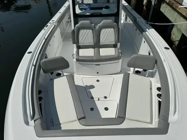 Everglades 285 Center Console