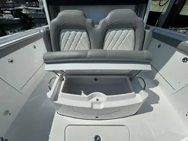 Everglades 285 Center Console