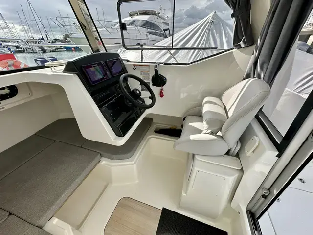 Quicksilver 625 Pilothouse