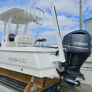 2018 Robalo 246 Cayman