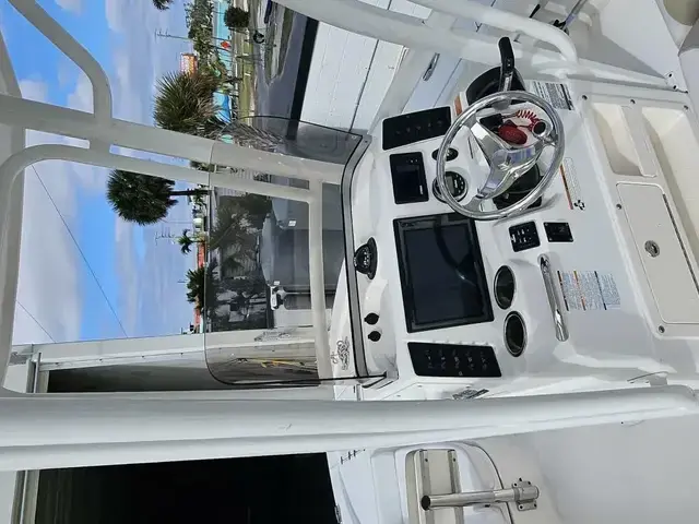 Robalo 246 Cayman