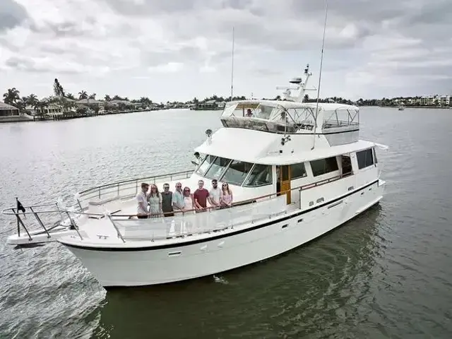 Hatteras 61 Cockpit MY