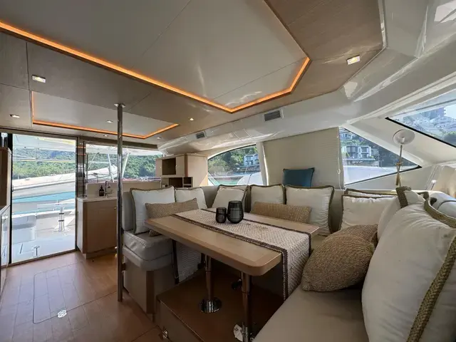 Aquila 44 Yacht