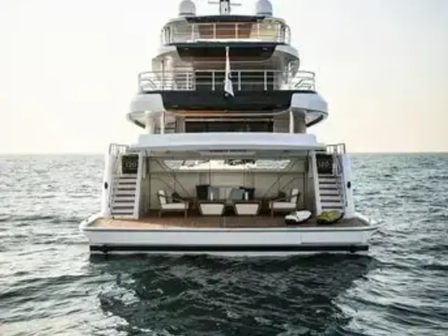 Majesty 120