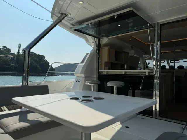 Aquila 44 Yacht