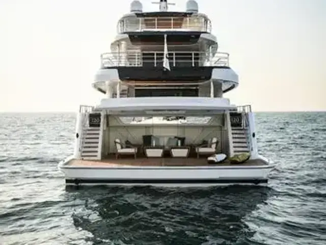 Majesty 120