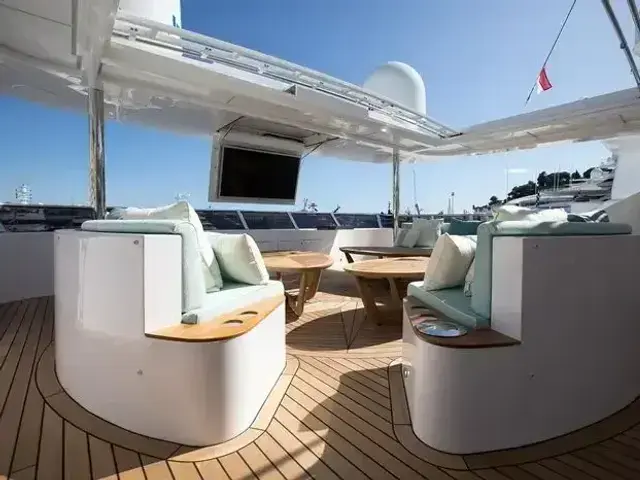 Majesty 140