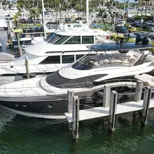 2016 Marquis 660 Sport Yacht