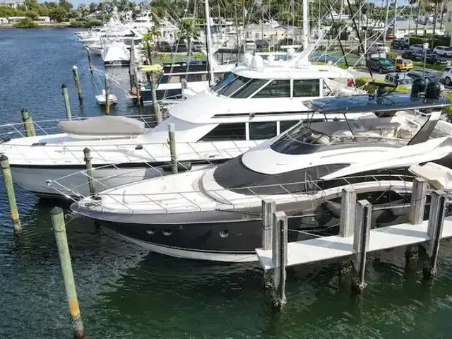 Marquis 660 Sport Yacht