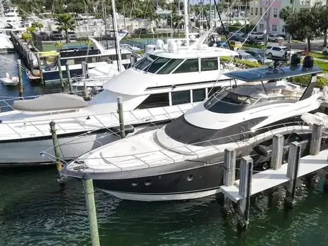 Marquis 660 Sport Yacht