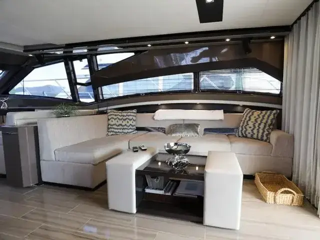 Marquis 660 Sport Yacht