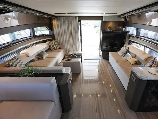 Marquis 660 Sport Yacht