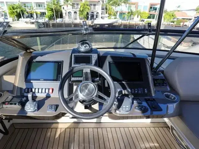 Marquis 660 Sport Yacht