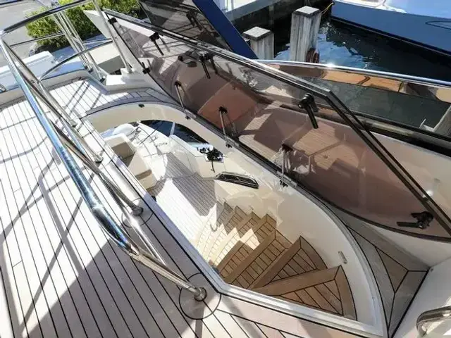 Marquis 660 Sport Yacht