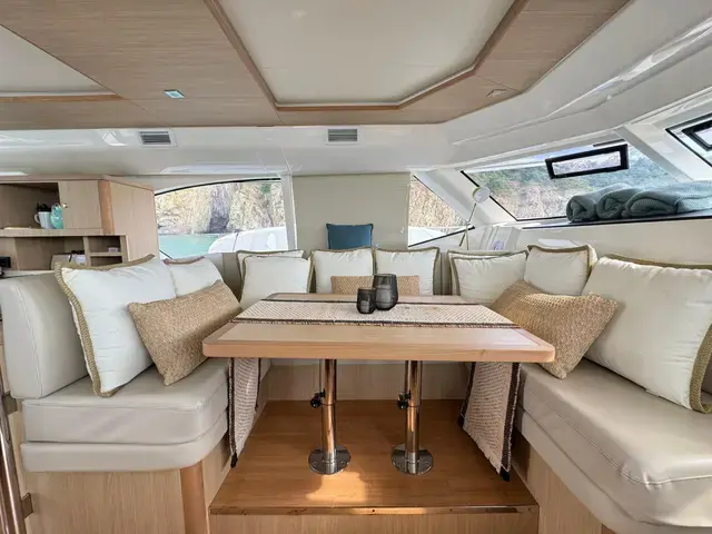 Aquila 44 Yacht