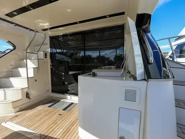 Marquis 660 Sport Yacht