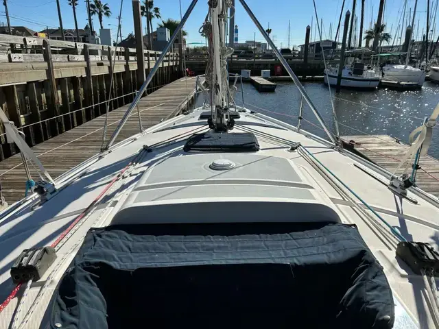 Hunter 36