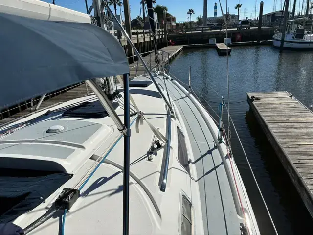 Hunter 36