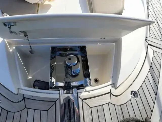 Marquis 660 Sport Yacht