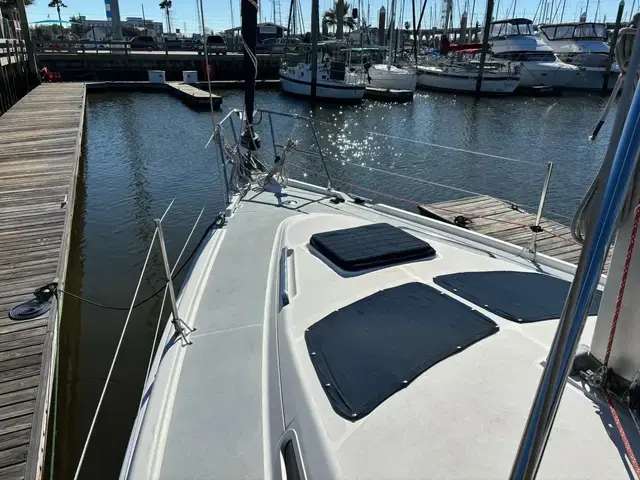 Hunter 36