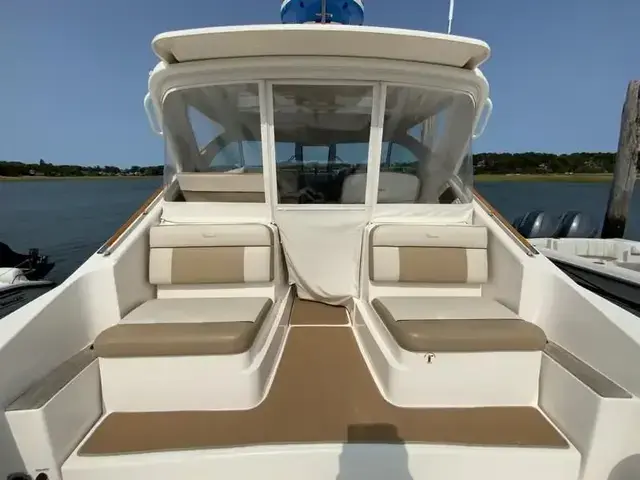 Tiara Yachts 36