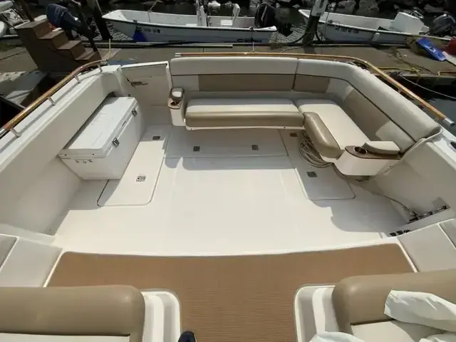 Tiara Yachts 36