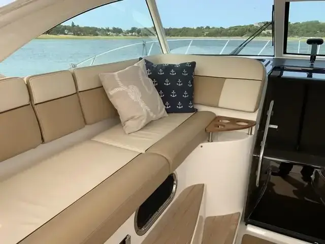 Tiara Yachts 36