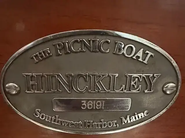 Hinckley Picnic Boat Classic