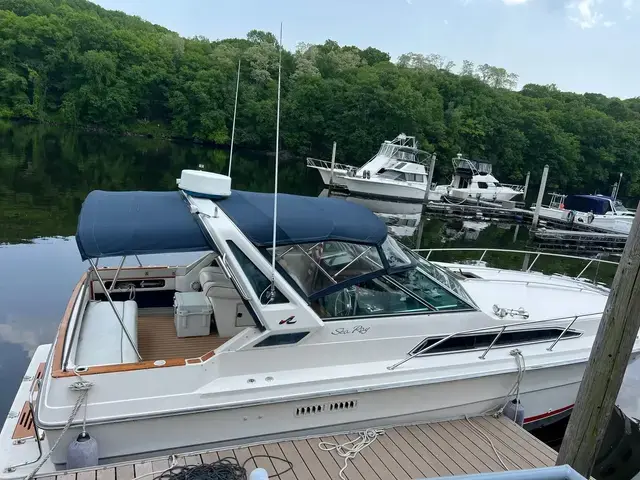 Sea Ray 340 Express Cruiser