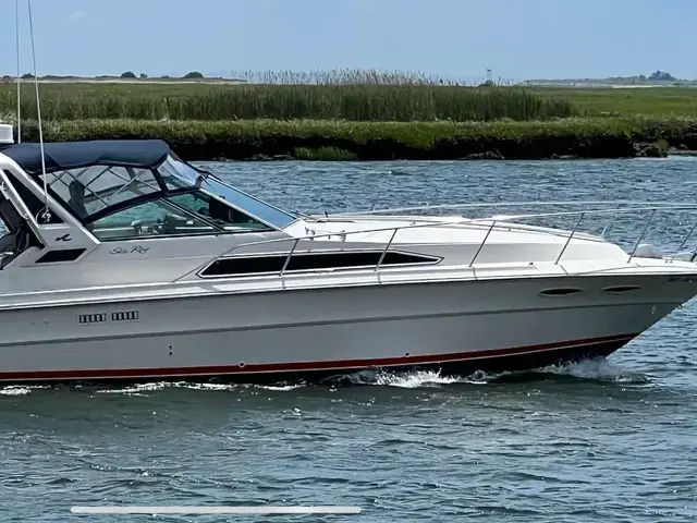 Sea Ray 340 Express Cruiser