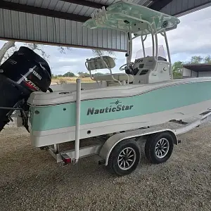 2021 Nauticstar 231 Hybrid