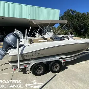 2019 Nauticstar 203 SC Deck