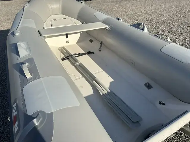 Avon Rover 310 RIB