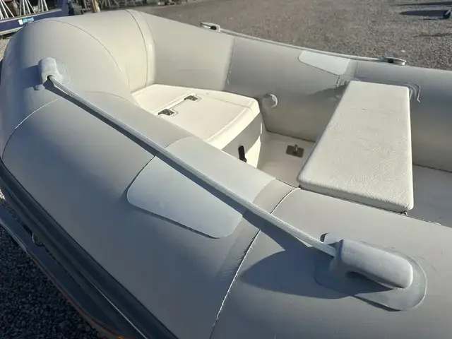 Avon Rover 310 RIB