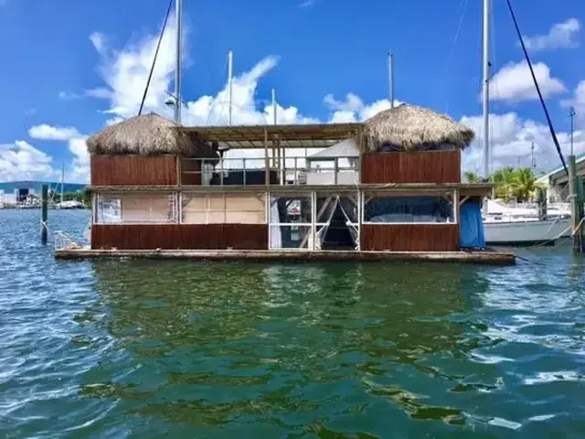 DeBilzan Custom Tiki House Barge