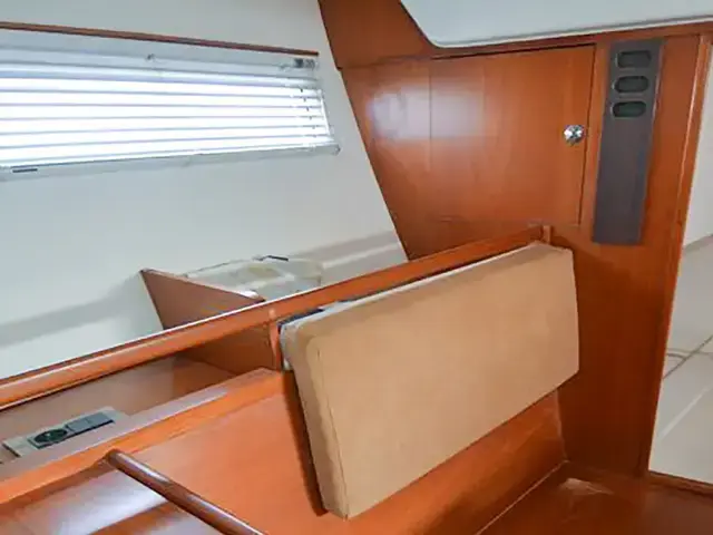 Wauquiez 55 Pilot Saloon