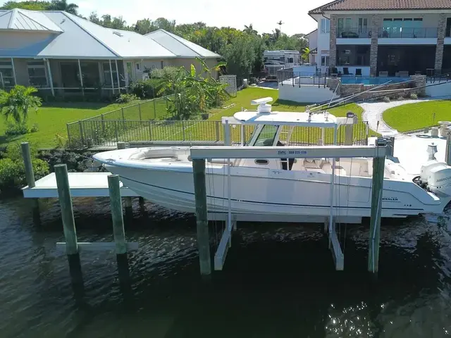 Boston Whaler 330 Outrage