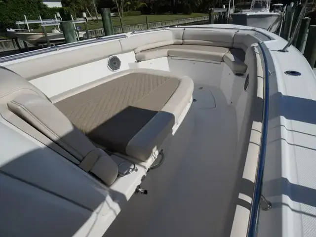 Boston Whaler 330 Outrage