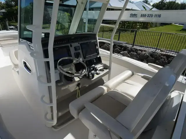 Boston Whaler 330 Outrage