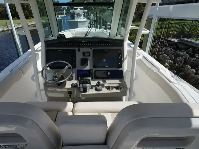 Boston Whaler 330 Outrage