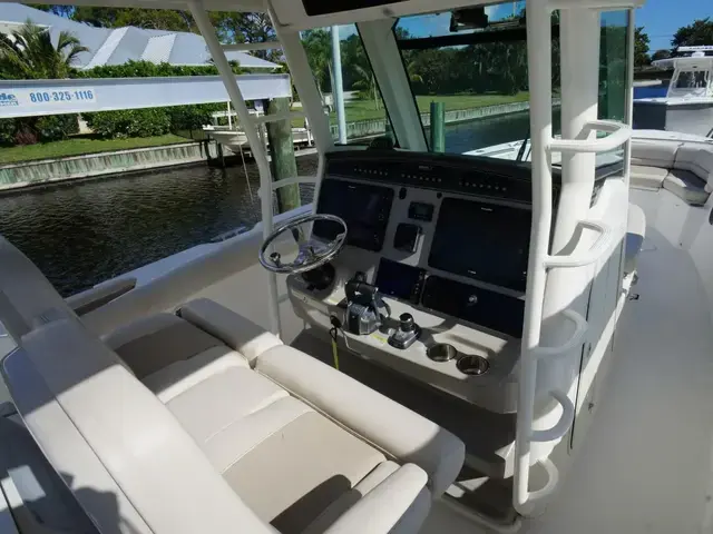 Boston Whaler 330 Outrage